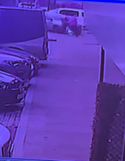 Başakşehir’de kaldırımda yürüyen yayalara otomobil çarptı