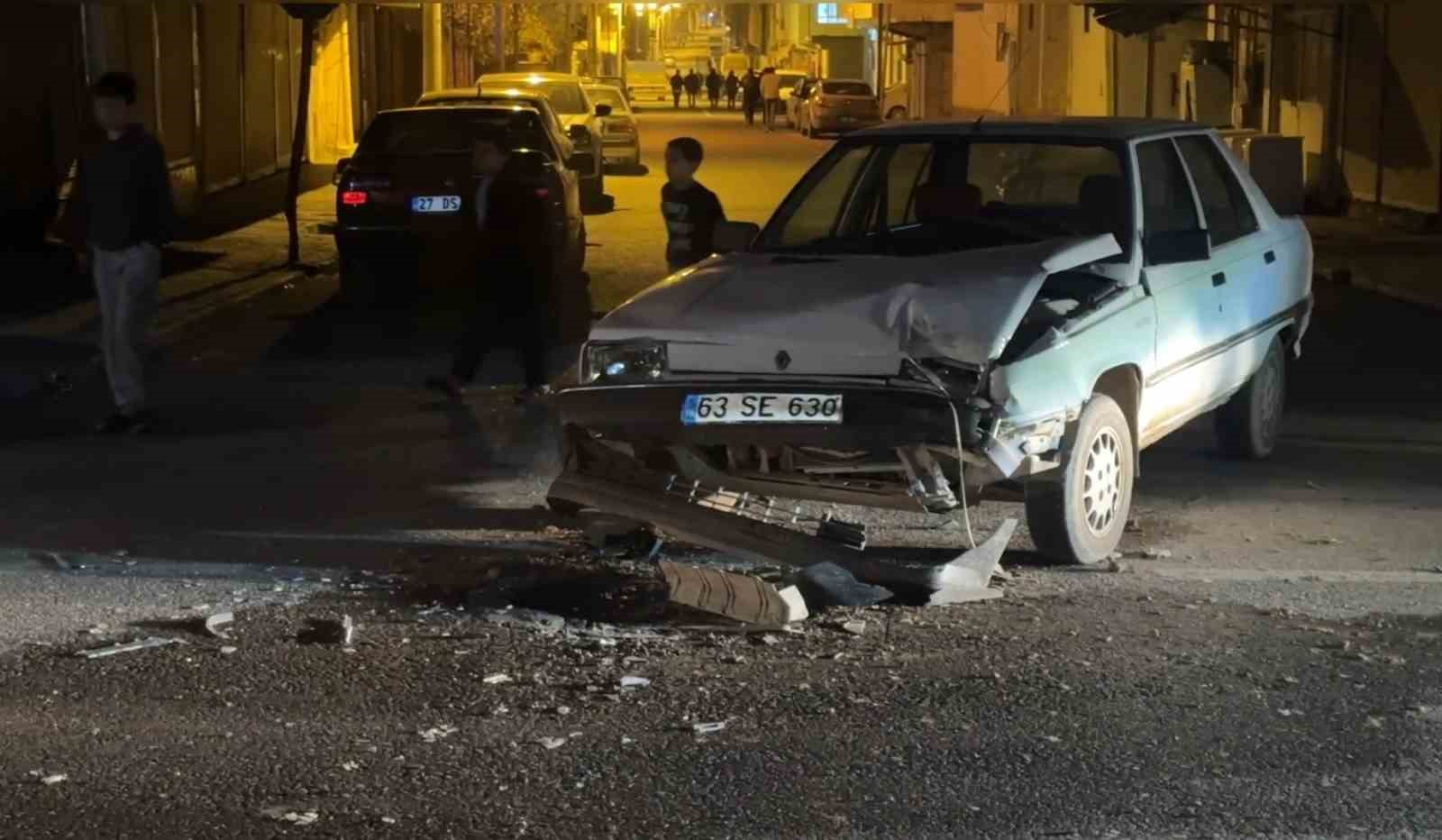 Şanlıurfa&rsquo;da otomobiller &ccedil;arpıştı
