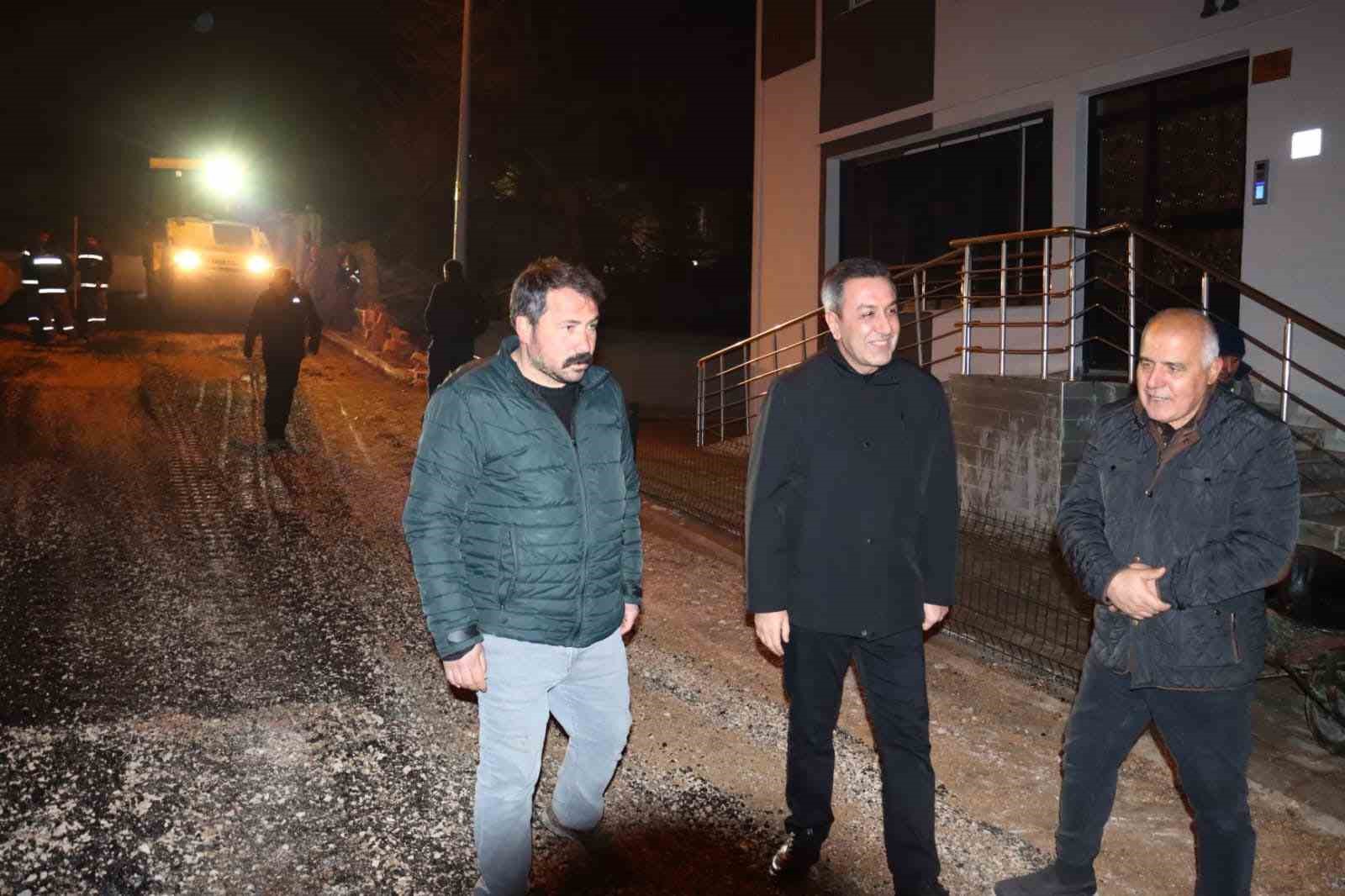 Sungurlu’da sıcak asfalt mesaisi gece-gündüz devam ediyor