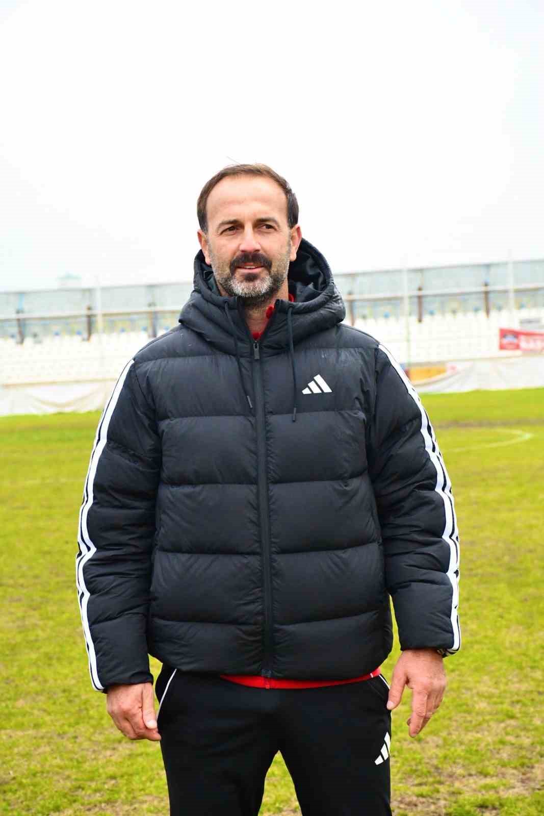 Erciyes 38 FK Teknik Direktör Adem Çak: "Hiçbir bahaneye sığınmadan çıkıp 3 puanımızı aldık"
