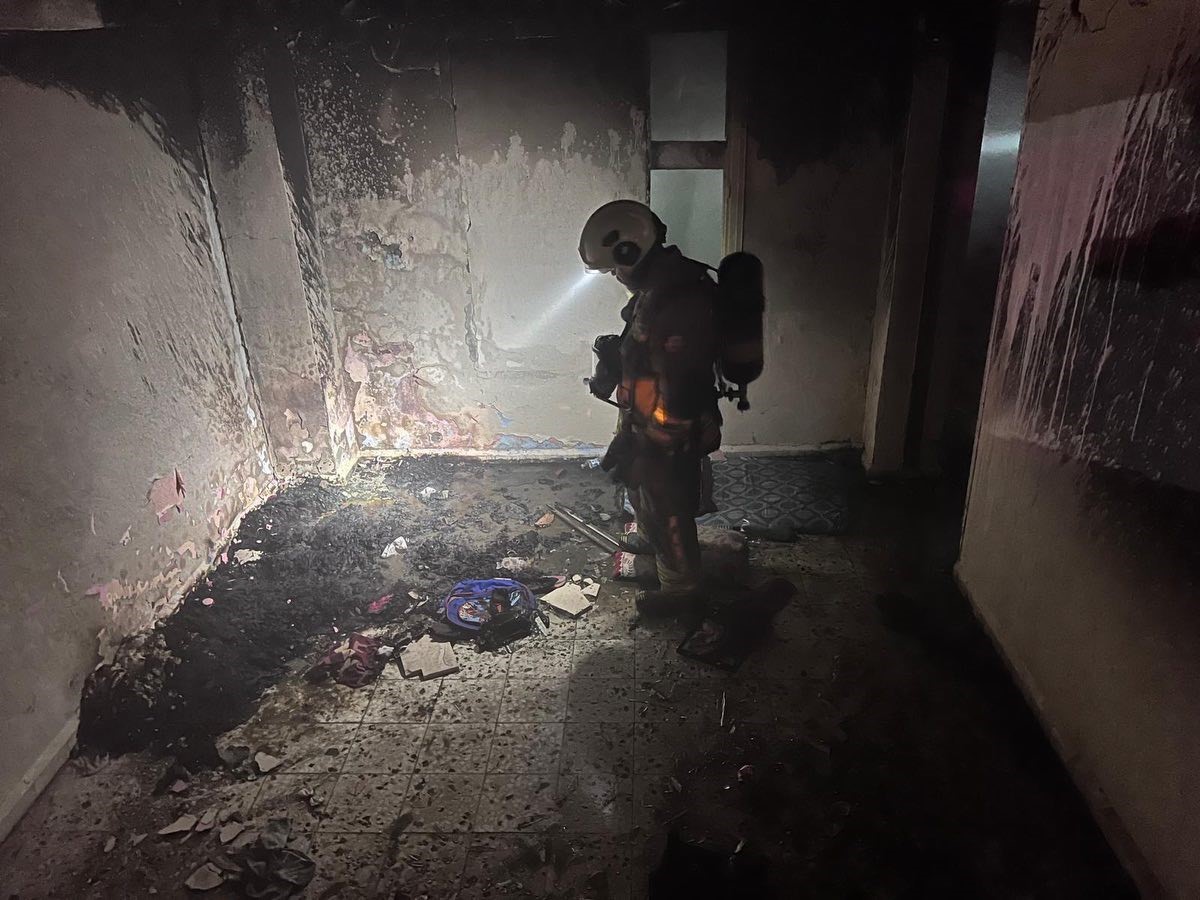 Antakya’da metruk bina yangını