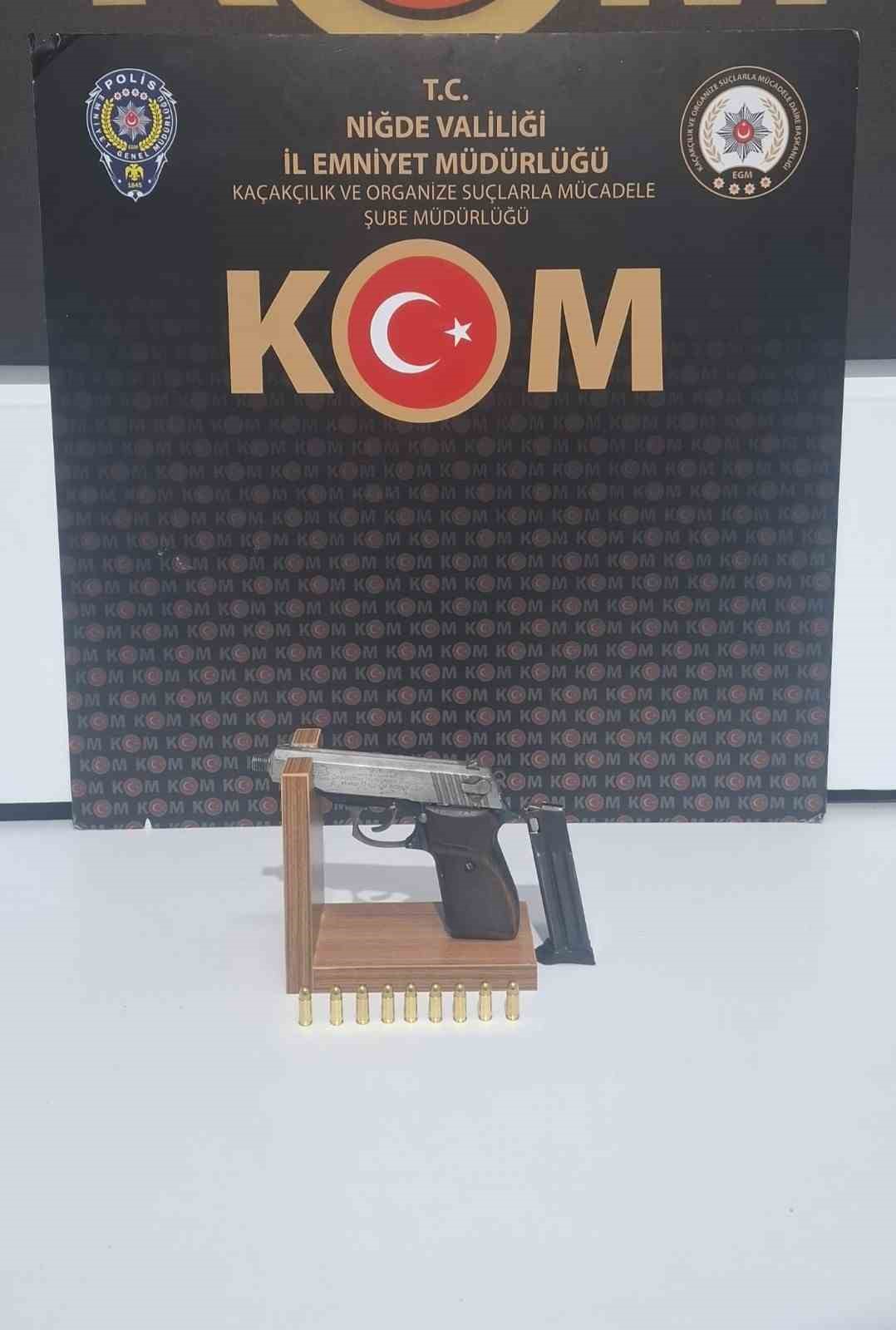 Niğde&rsquo;de ka&ccedil;ak&ccedil;ılık operasyonu: 11 g&ouml;zaltı
