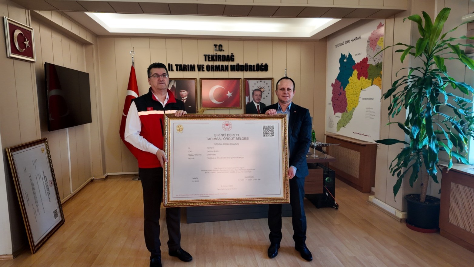 Tekirdağ&rsquo;da tarımsal &ouml;rg&uuml;tlere birinci derece belge
