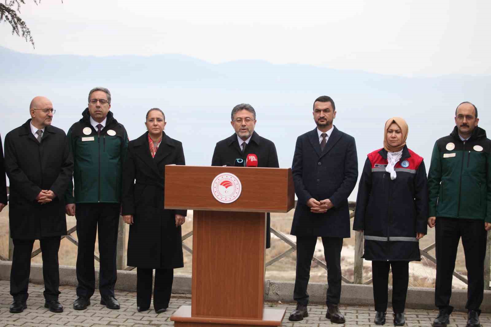 Bakan İbrahim Yumaklı: "Burdur G&ouml;l&uuml;&rsquo;nde yılda 66 milyon metrek&uuml;p su a&ccedil;ığı meydana geliyor"
