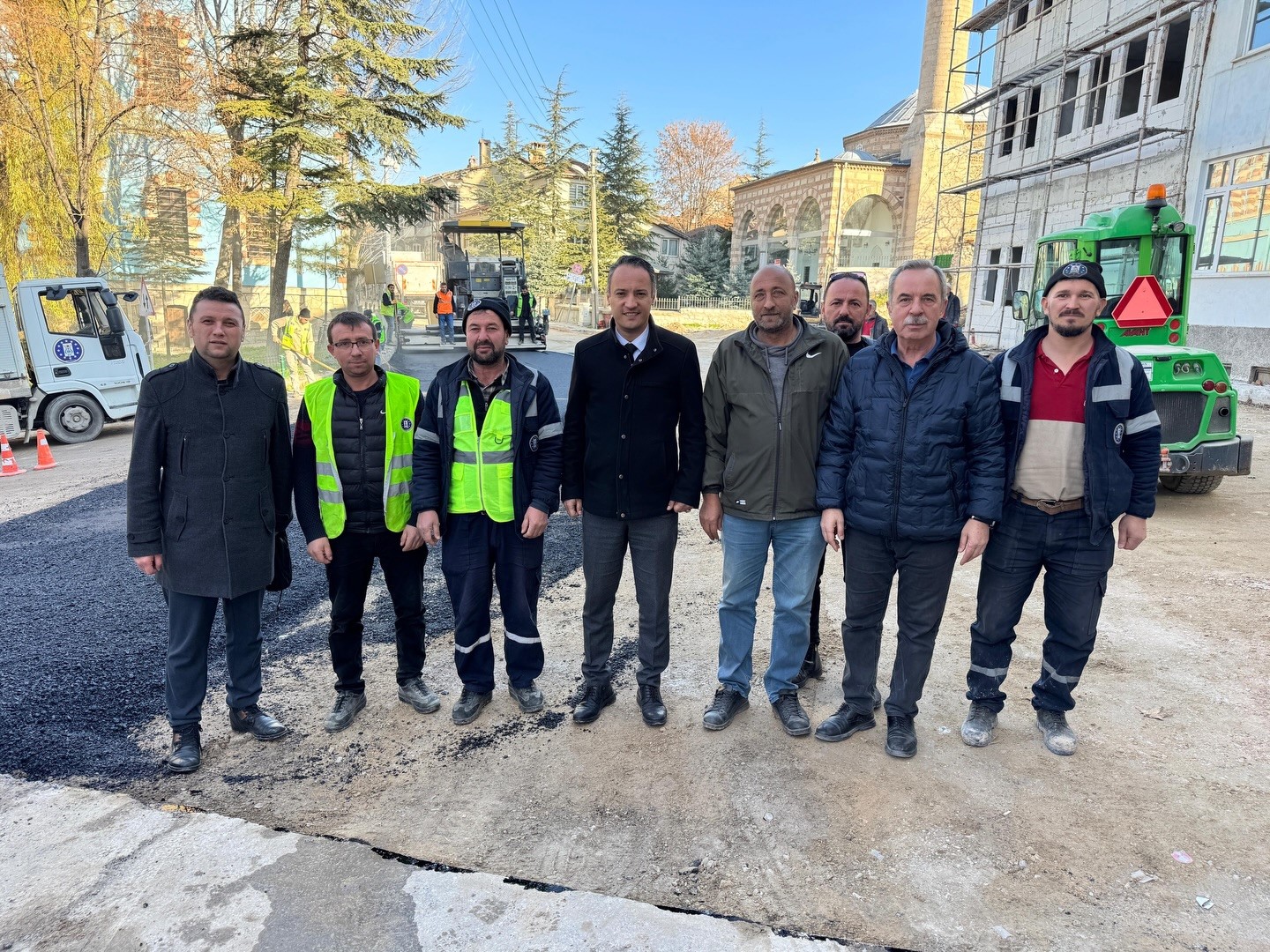 Saray Mahallesi’nde asfalt çalışmaları sürüyor