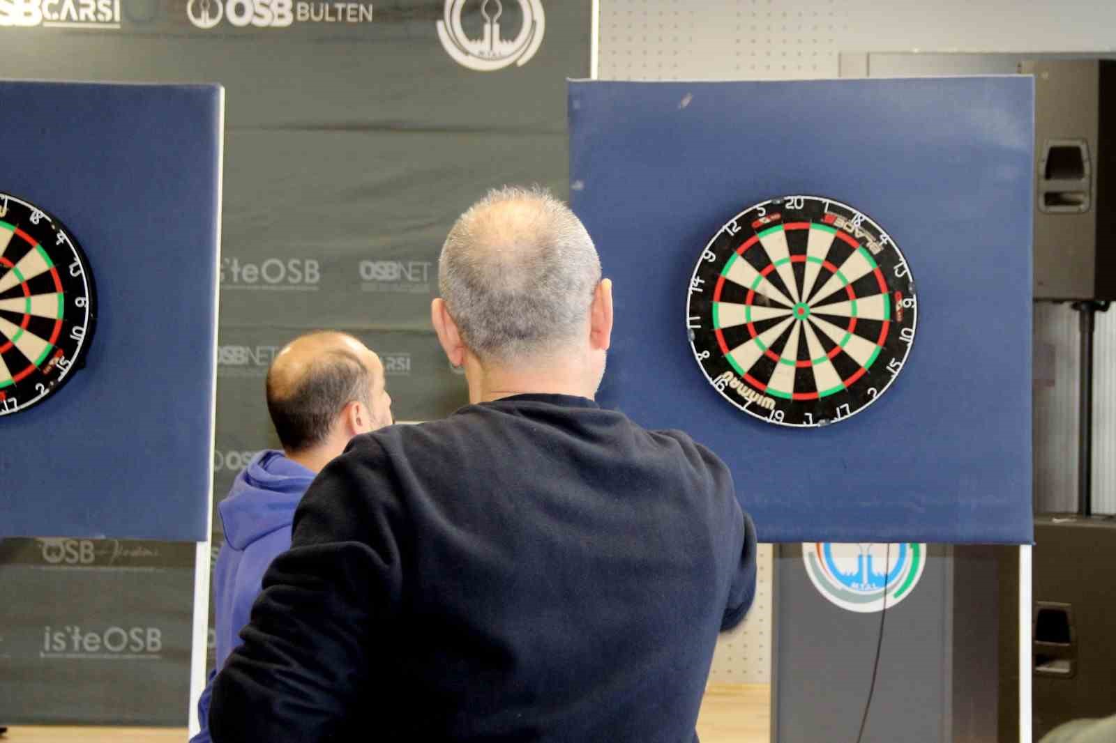 K&uuml;tahya OSB&rsquo;de firmalar arası dart turnuvası heyecanı
