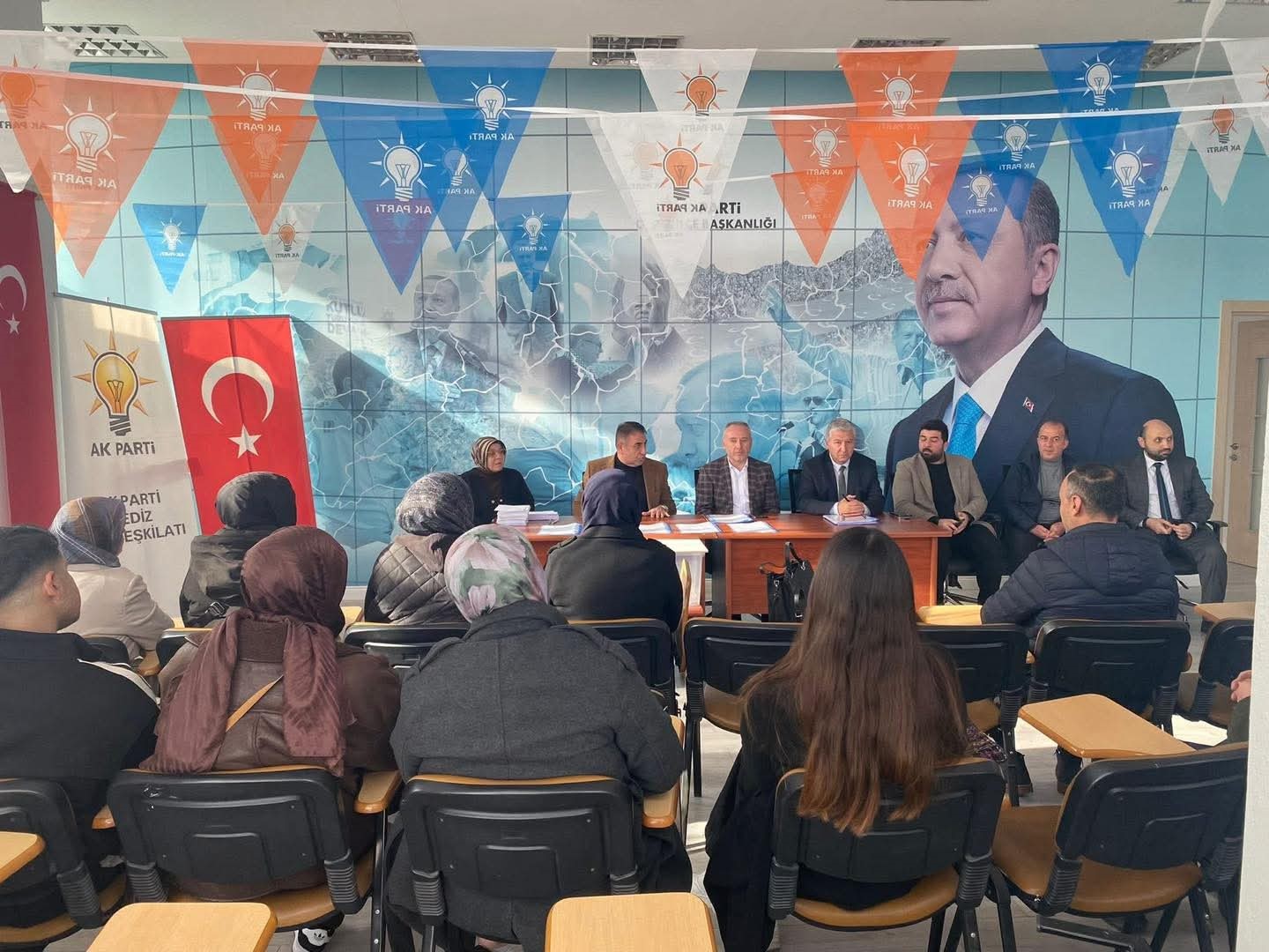Gediz AK Parti’de yeni ilçe başkanı için temayül yoklaması yapıldı