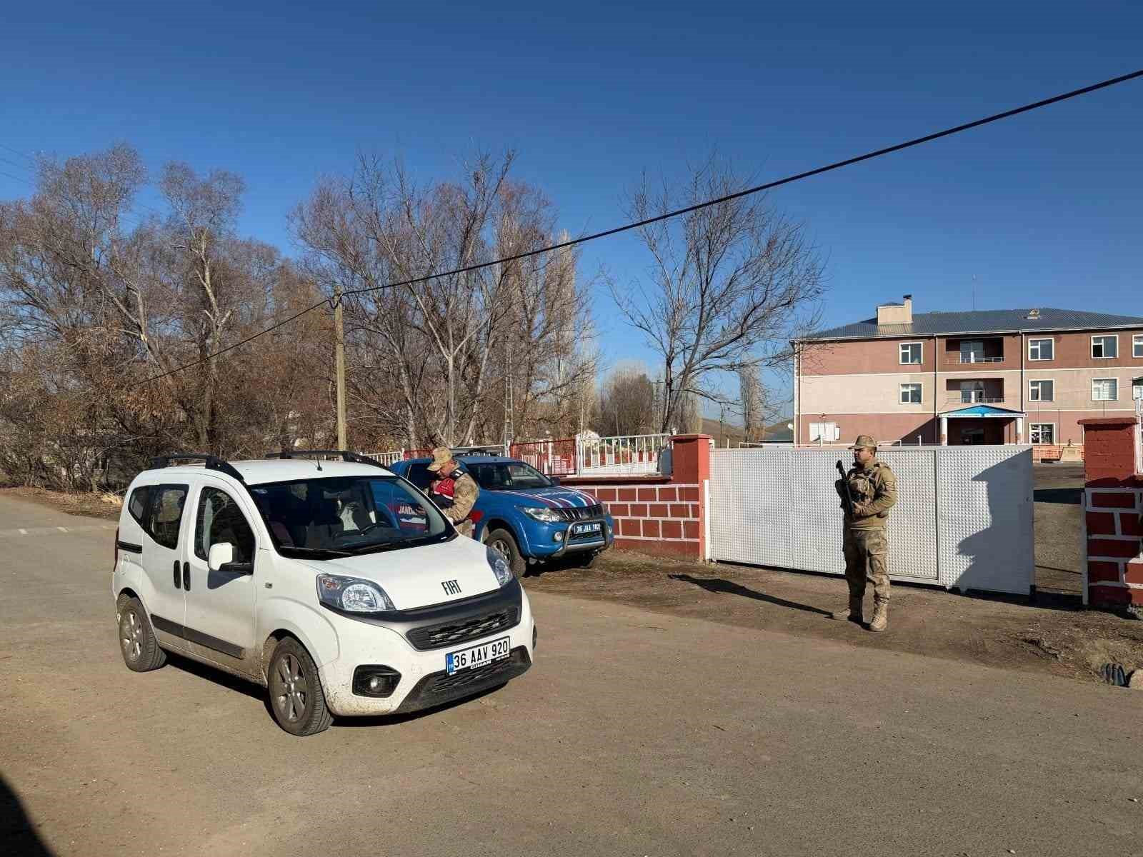 Kars’ta jandarmadan huzurlu okul uygulaması