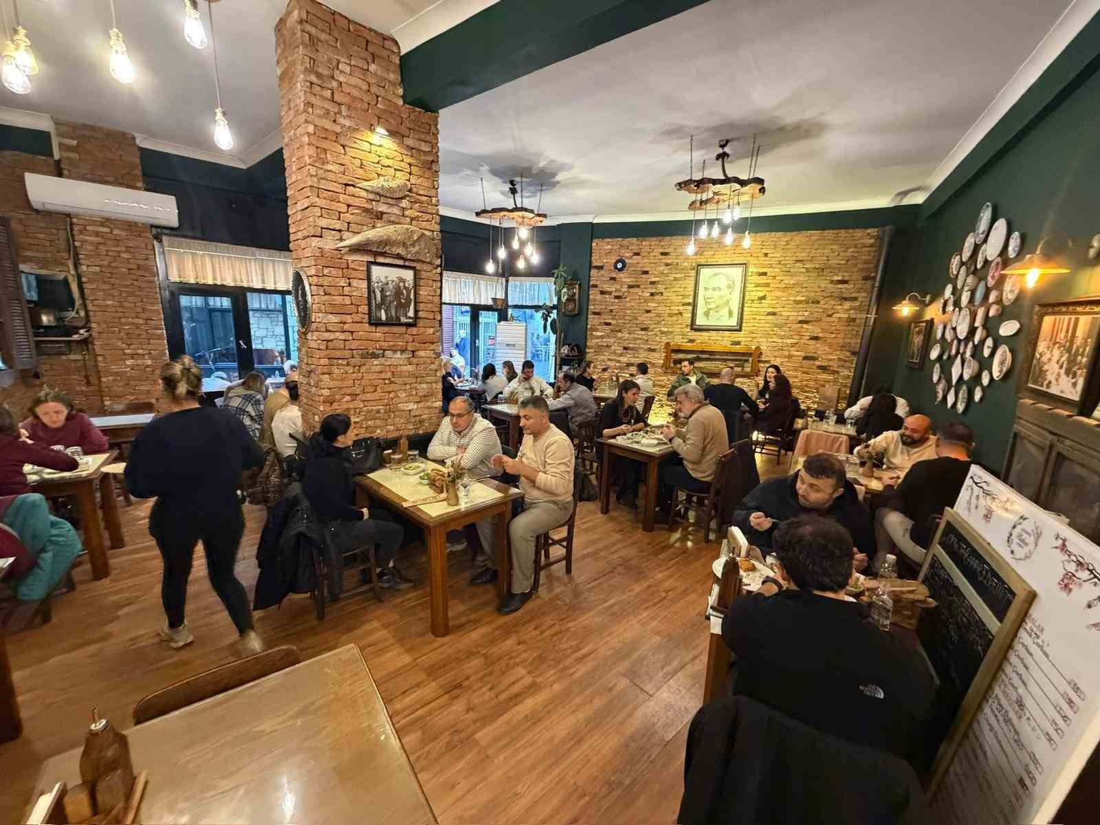 Lokanta Bahar’dan Ferhatoğlu Edremit Belediyesi Gürespor’a anlamlı destek
