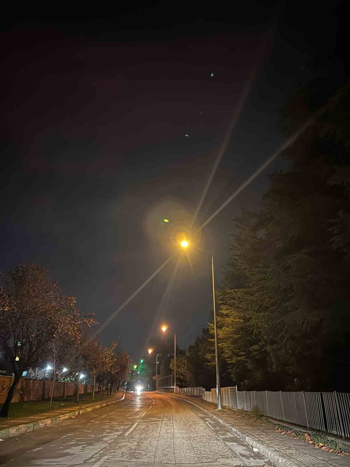 UEDAŞ, sokak lambalarında led d&ouml;n&uuml;ş&uuml;m s&uuml;recini başlattı
