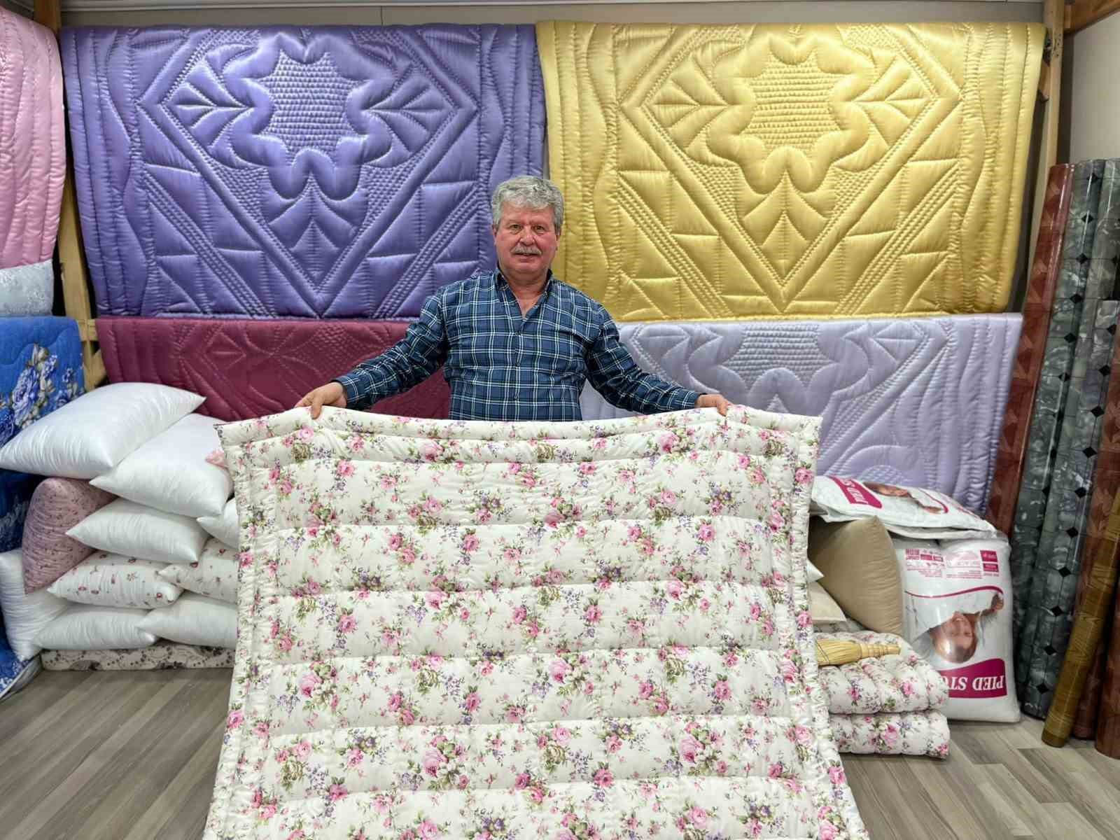 Yarım asırlık yorgancı: Kimse çocuğunu yorgancıya çırak olarak vermiyor