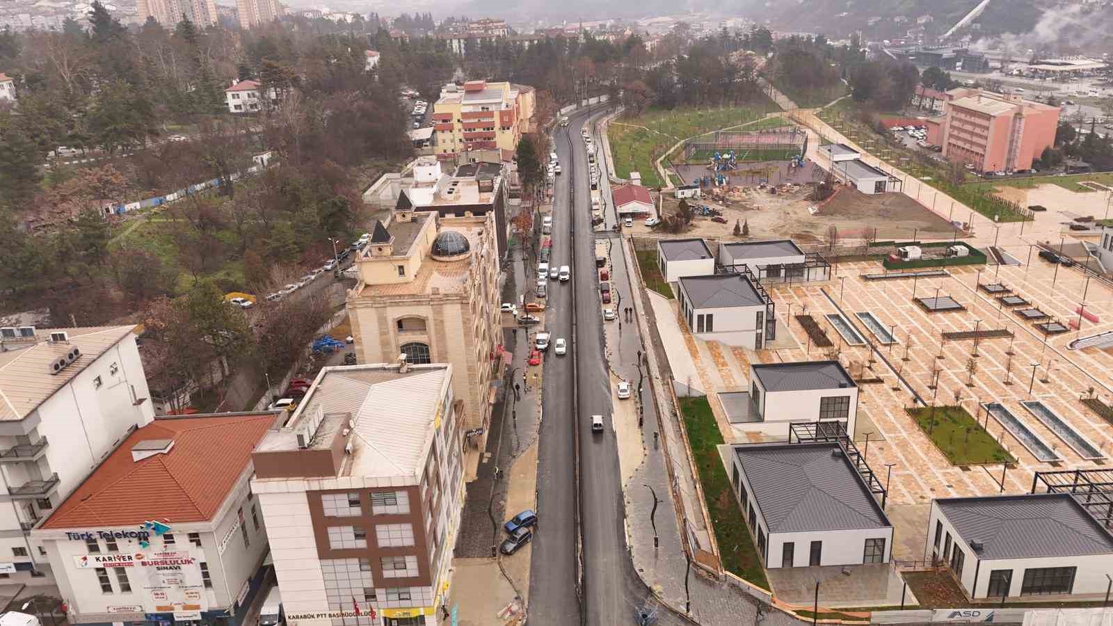 &Ouml;mer L&uuml;tf&uuml; &Ouml;zayta&ccedil; Caddesi yeniden trafiğe a&ccedil;ıldı
