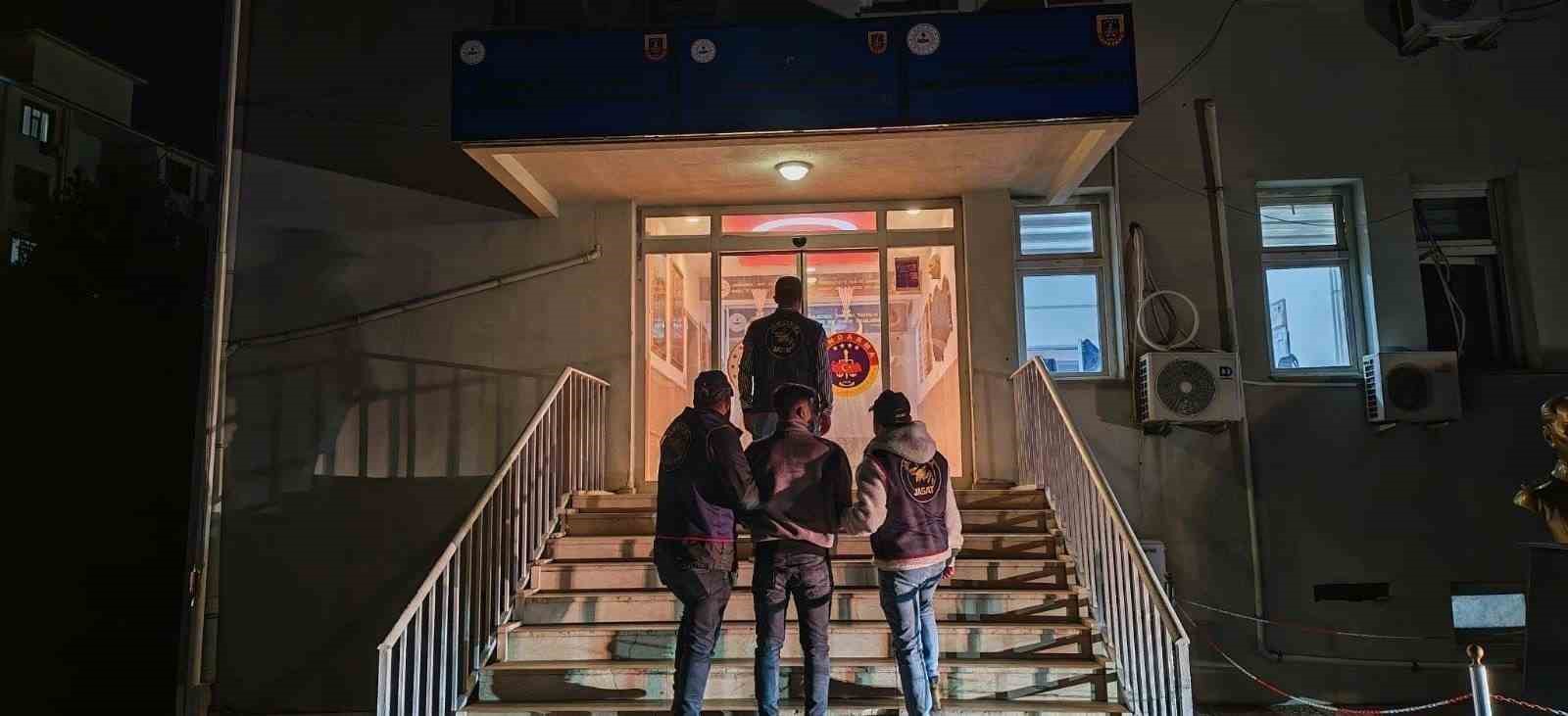 Diyarbakır’da haklarında arama kararı bulunan 110 kişi yakalandı