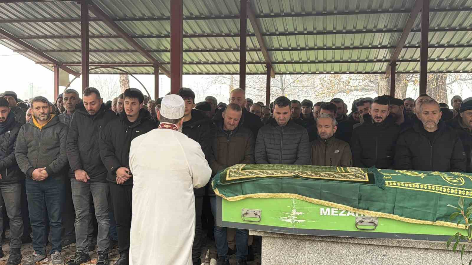 Genç, Abant'ta hayatını kaybetti ve defnedildi - İhlas Haber Ajansı