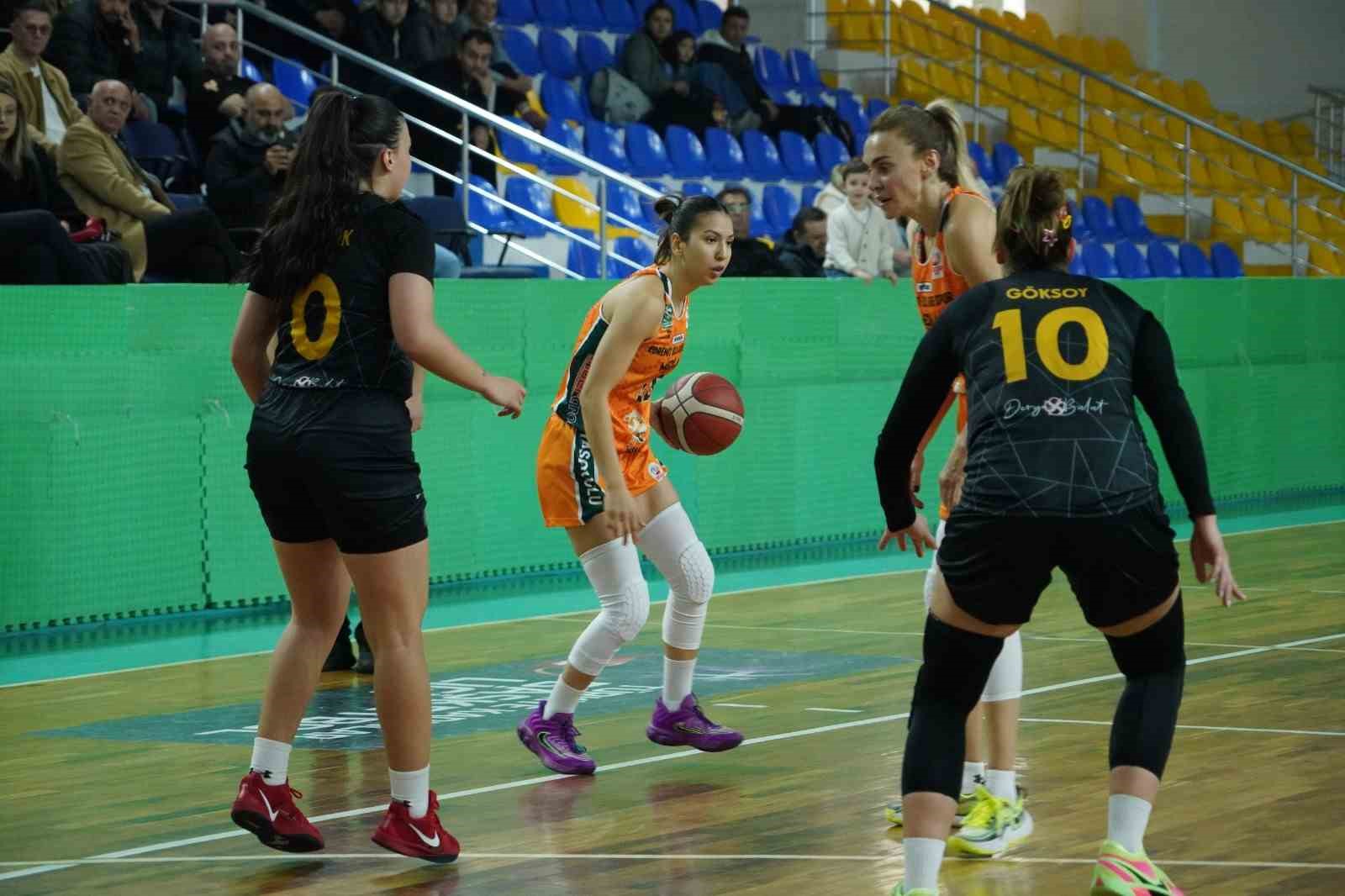 Edremit Belediyesi G&uuml;respor evinde kazandı, liderliğini s&uuml;rd&uuml;rd&uuml;
