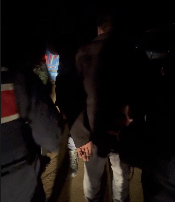 Gönen ve Manyas sınırında odun hırsızlığına suçüstü
