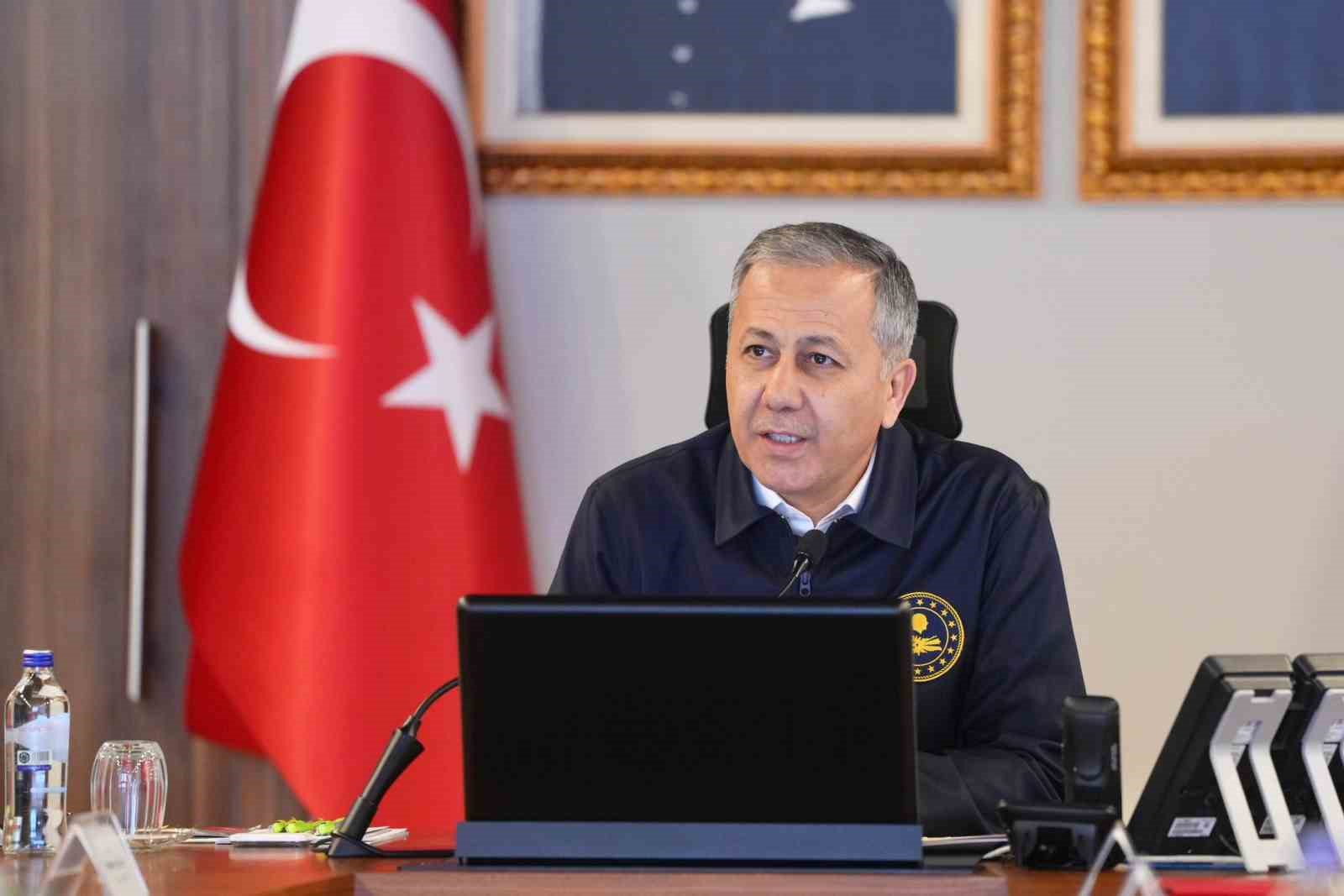 Bakan Yerlikaya: "Yeni yıl tedbirlerine ilişkin hazırlık ve koordinasyon toplantımızı ger&ccedil;ekleştirdik"
