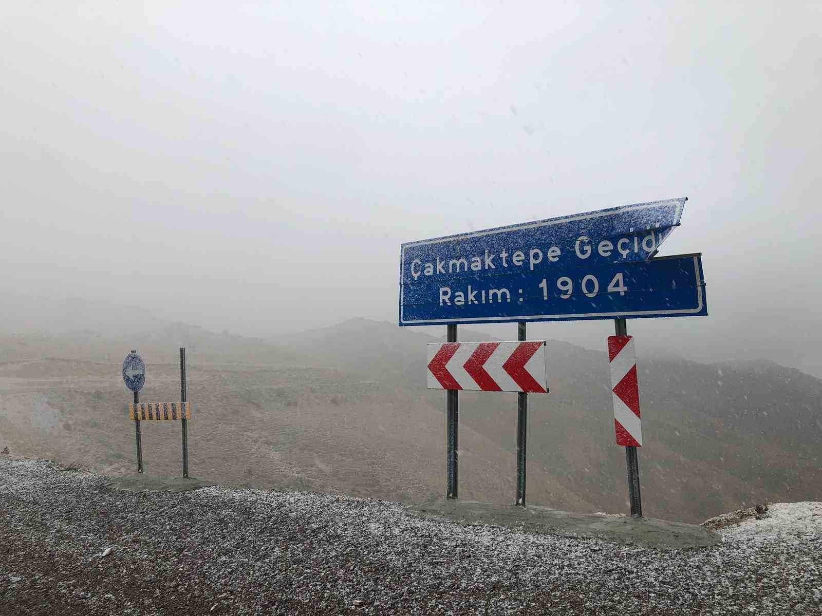 Afyonkarahisar’da kar yağışı yüksek kesimlerde etkili oldu