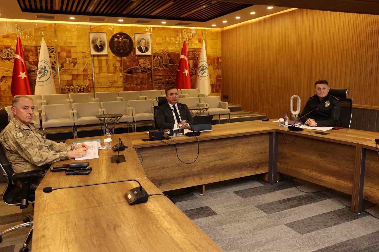 Erzincan&rsquo;da yeni yıl tedbirleri VKS toplantısında ele alındı
