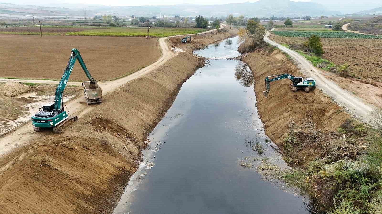 Yenişehir G&ouml;ksu &Ccedil;ayı ıslah &ccedil;alışmaları hızla devam ediyor
