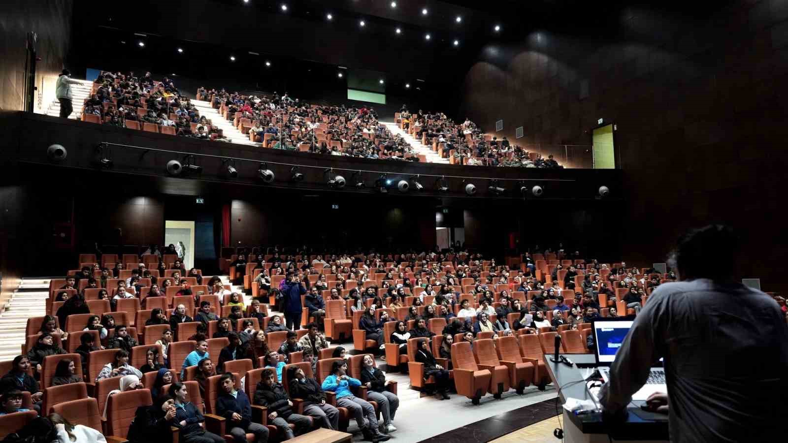 ArnAkademi ile YKS ve LGS yolculuğunda dijital güç Arnavutköy’de