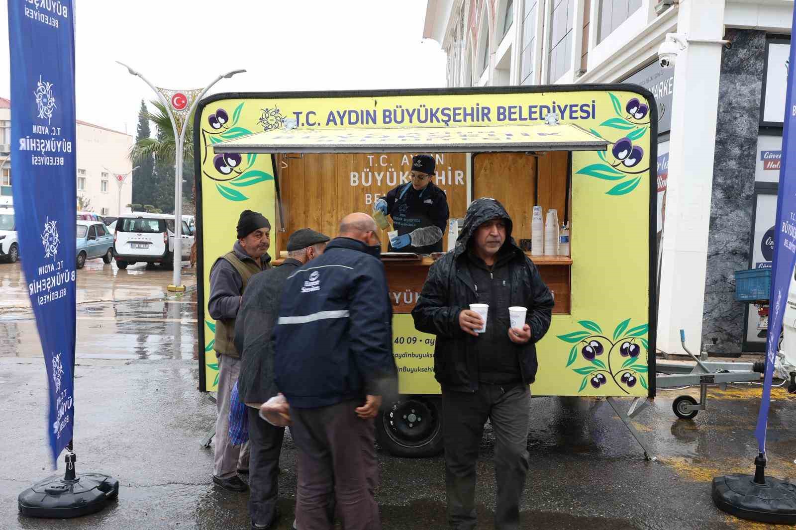 Havalar soğudu, B&uuml;y&uuml;kşehir sıcak &ccedil;orba dağıtımına başladı
