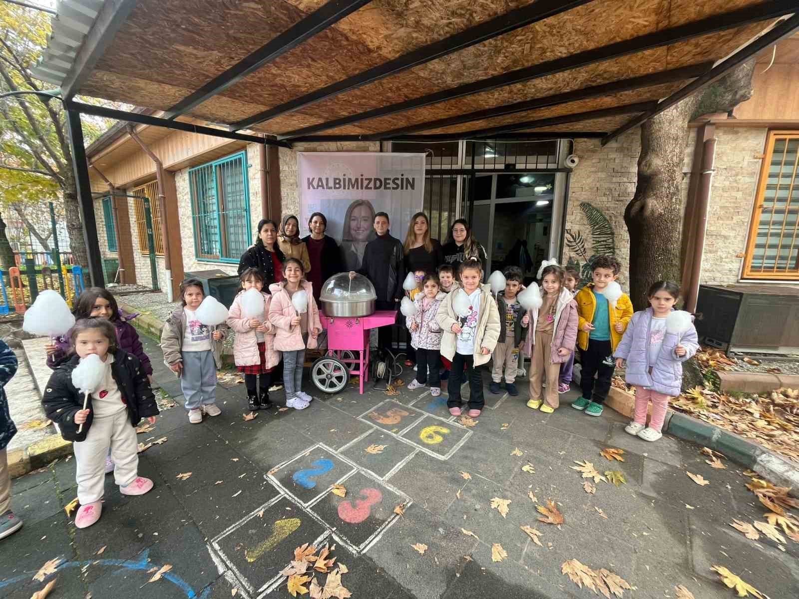 Onların hatırası için çocukları gülümsettiler