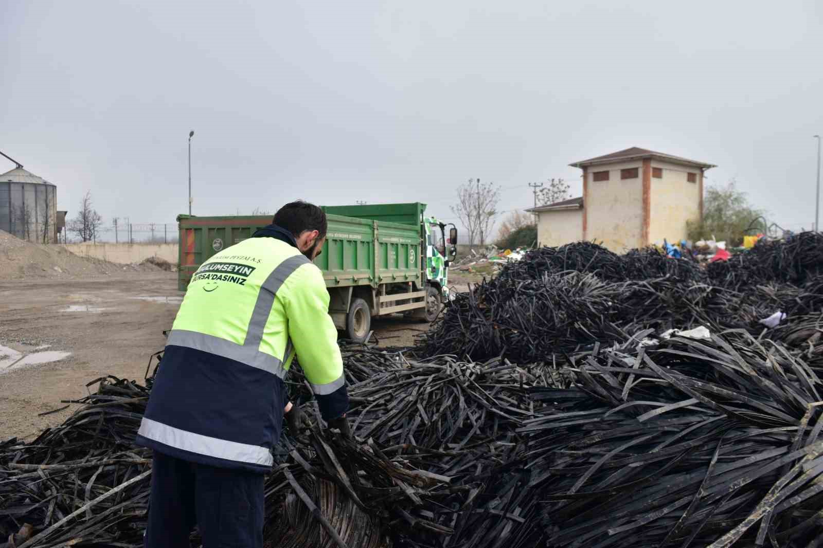 Bursa B&uuml;y&uuml;kşehir&rsquo;den &ccedil;ift&ccedil;iye &lsquo;&ccedil;evreci&rsquo; destek

