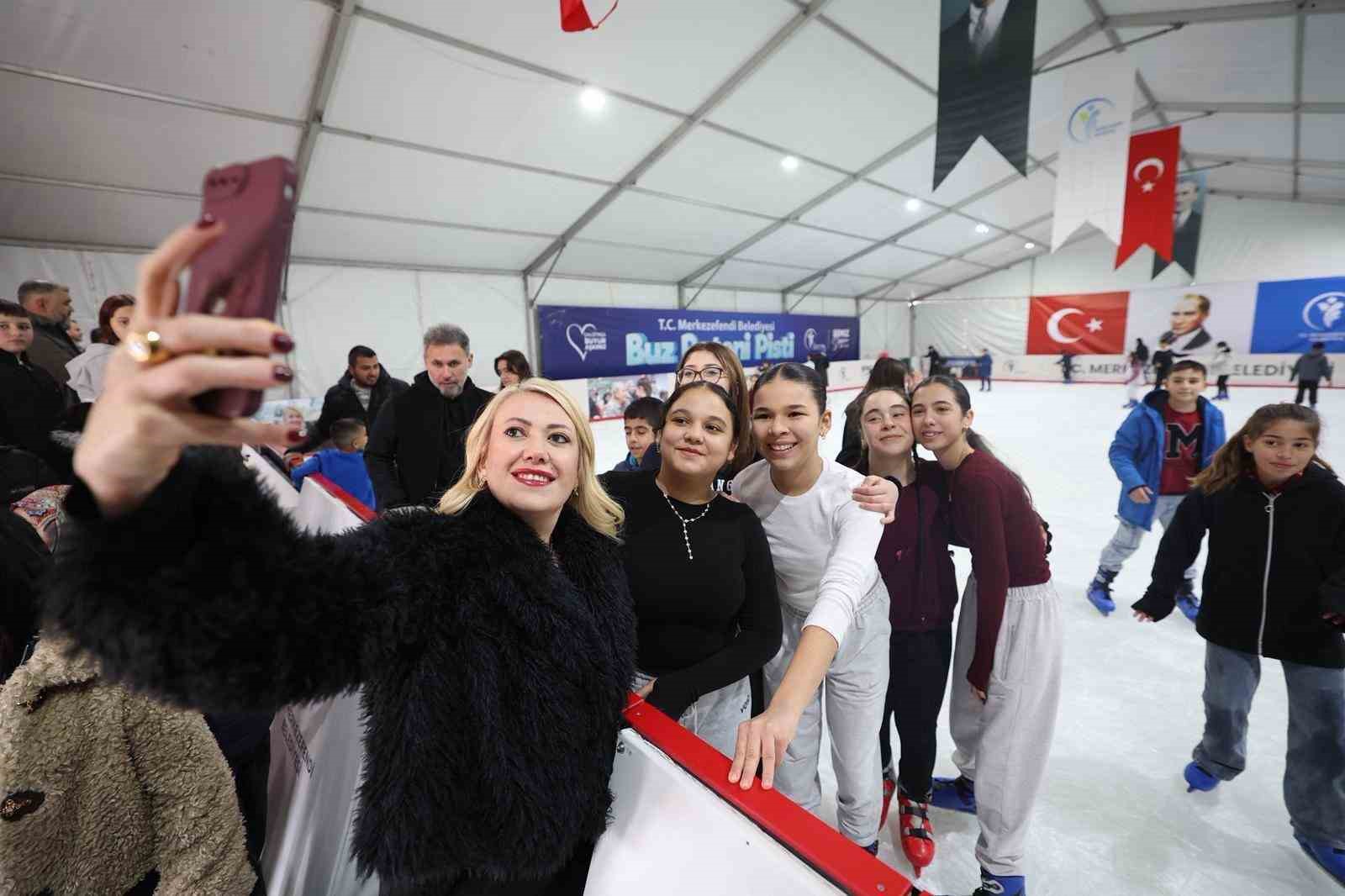 Buz Pateni Pisti gen&ccedil;lerin yeni buluşma noktası oldu
