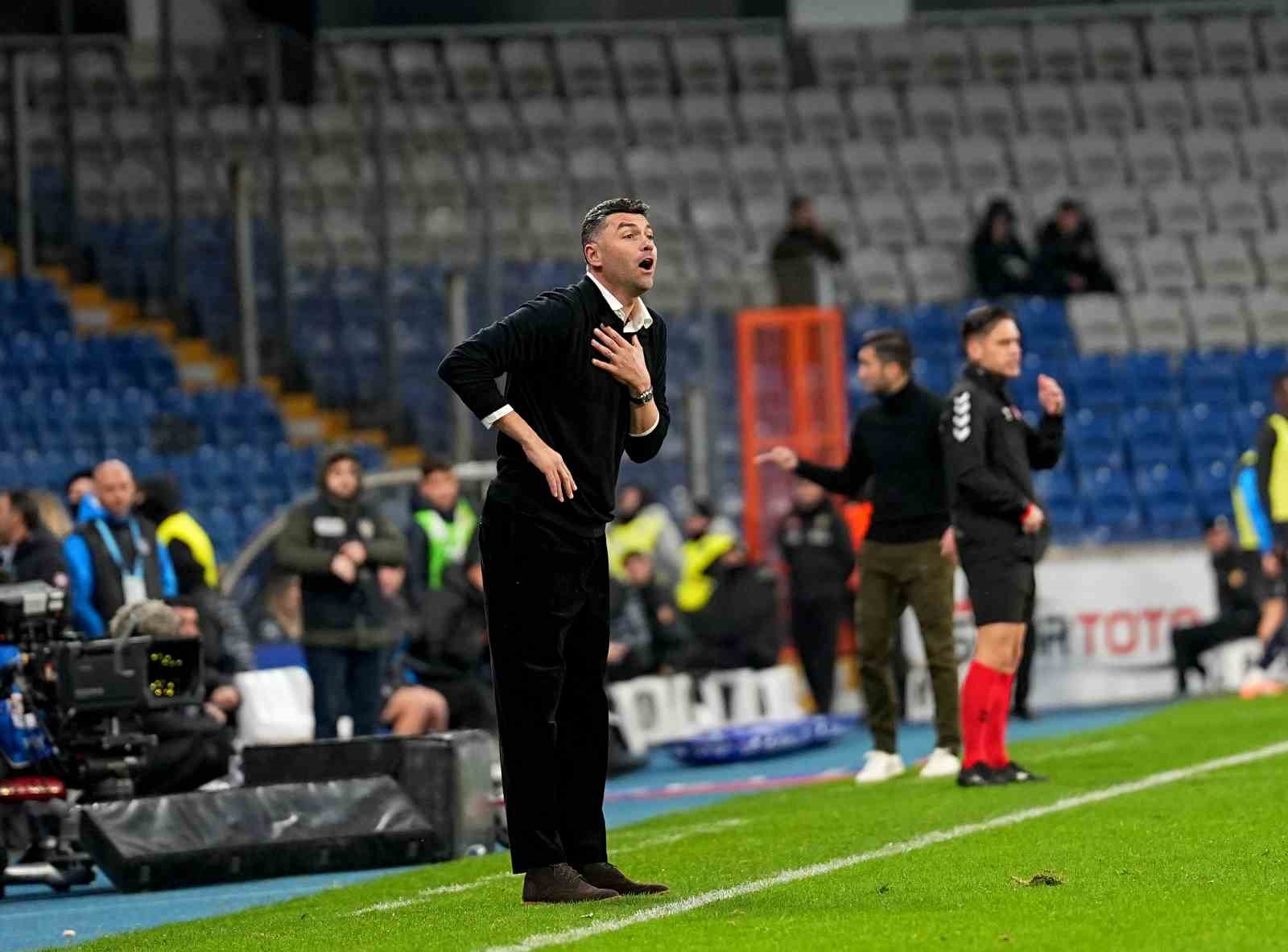 Trendyol S&uuml;per Lig: RAMS Başakşehir: 2 - Gaziantep FK: 1 (İlk yarı)
