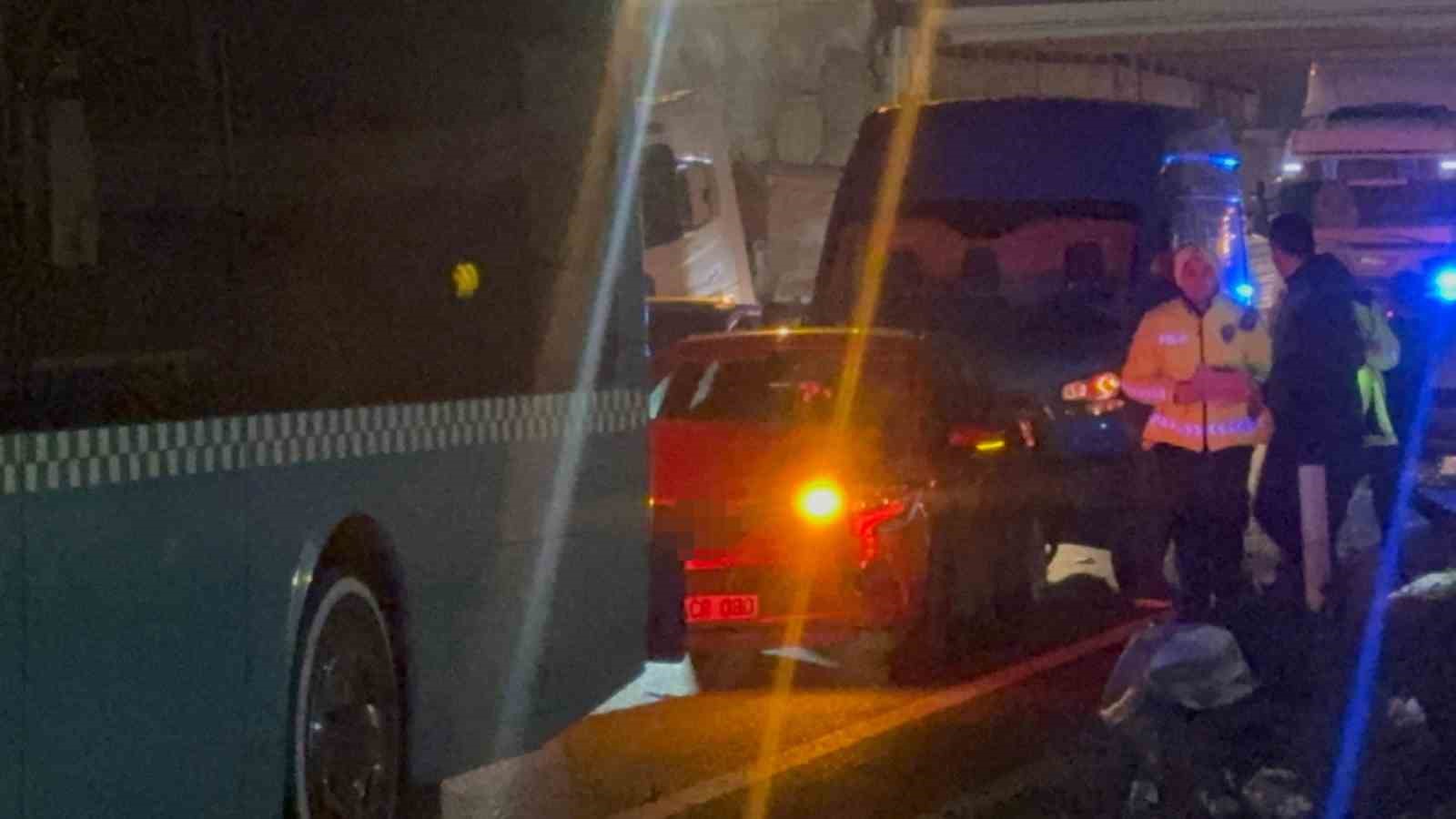 İşçi servisi yayaya çarpıp takla attı: 1 ölü, 4 yaralı