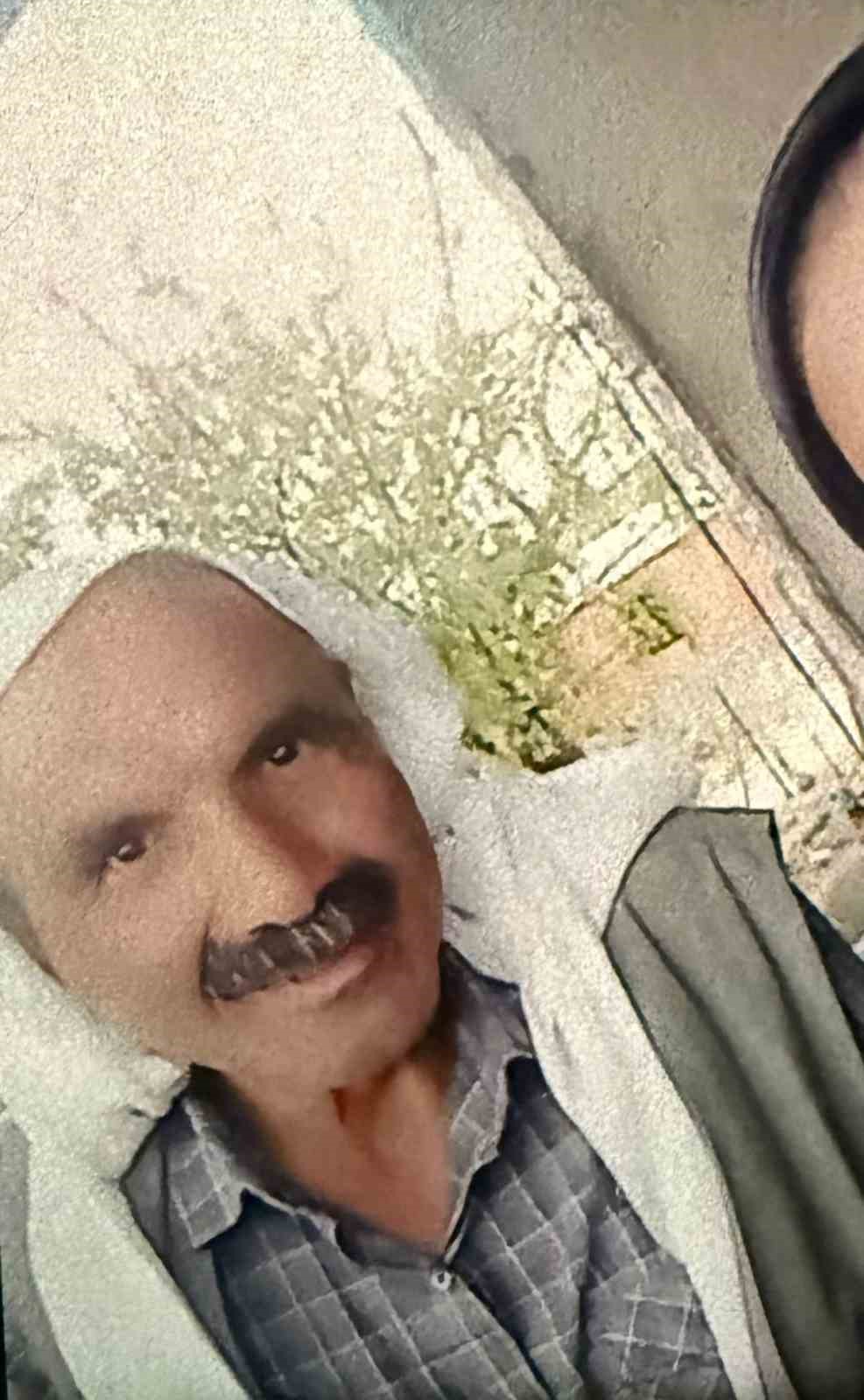 İş&ccedil;i servisi yayaya &ccedil;arpıp takla attı: 1 &ouml;l&uuml;, 4 yaralı
