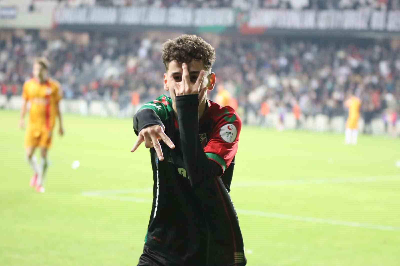 TFF 3. Lig: Karşıyaka: 2 - Tire 2021 FK: 1
