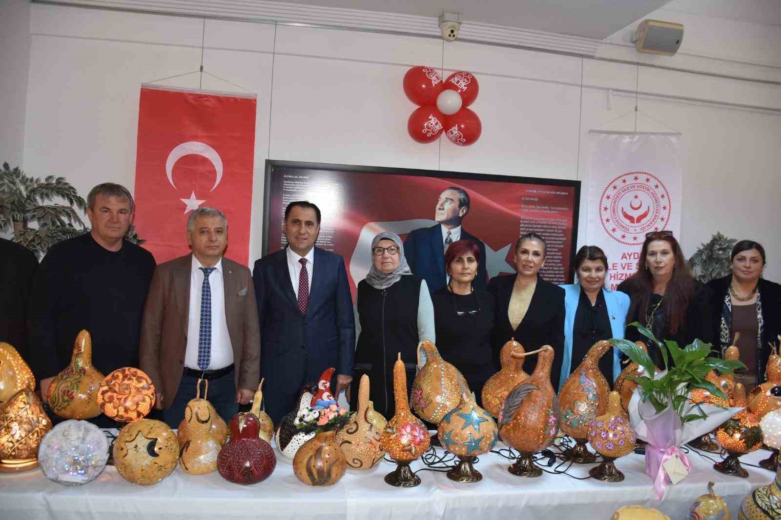 Şehit yakınları ve gazilerin el emeği &uuml;r&uuml;nleri sergilendi
