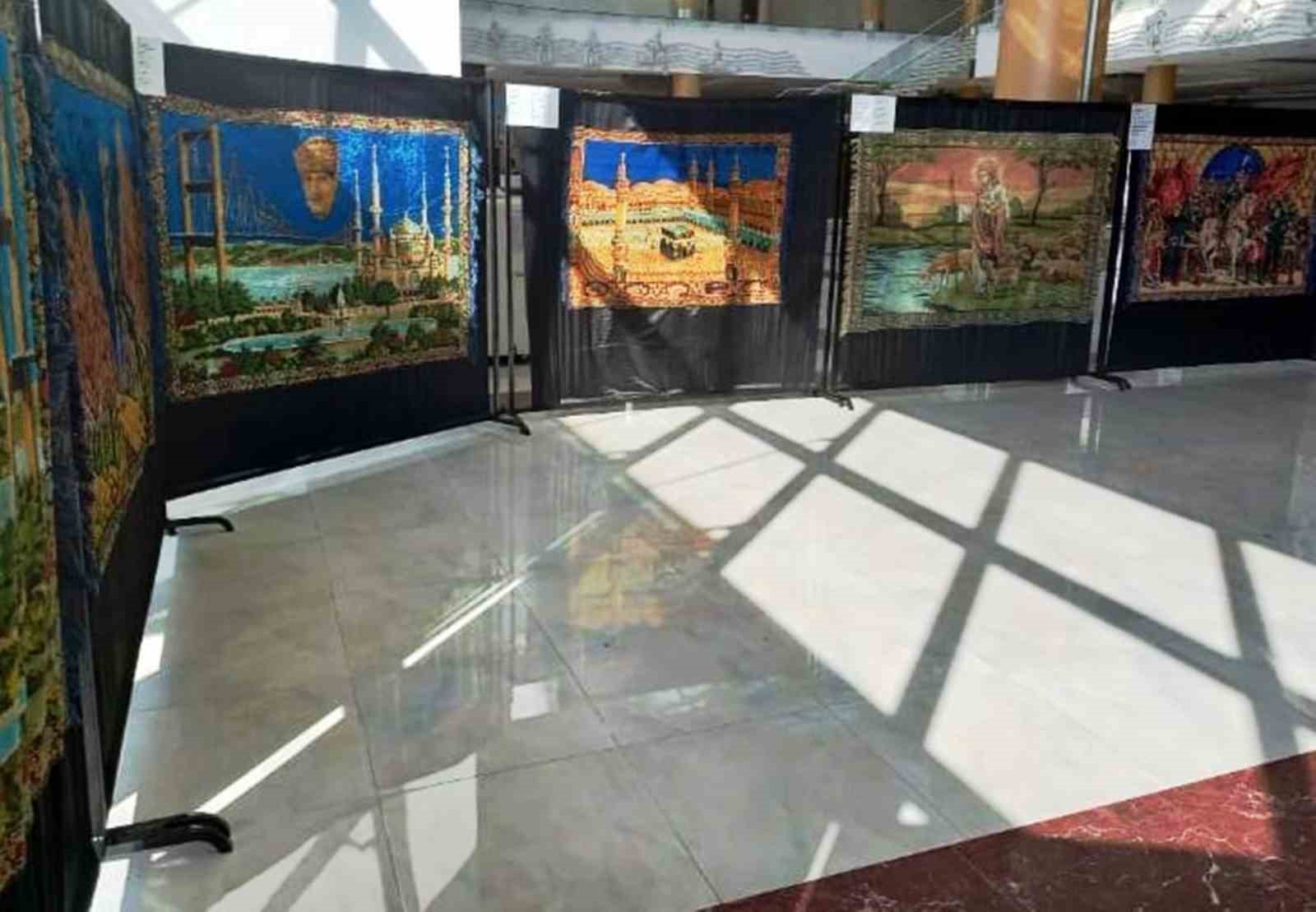 D&uuml;nya halıları bu koleksiyonda
