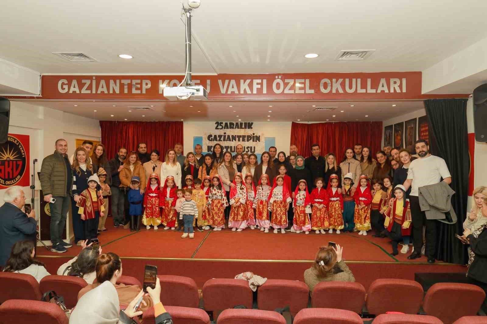 Minik GKV&rsquo;lilerden "25 Aralık Gaziantep&rsquo;in Kurtuluşu" t&ouml;reni
