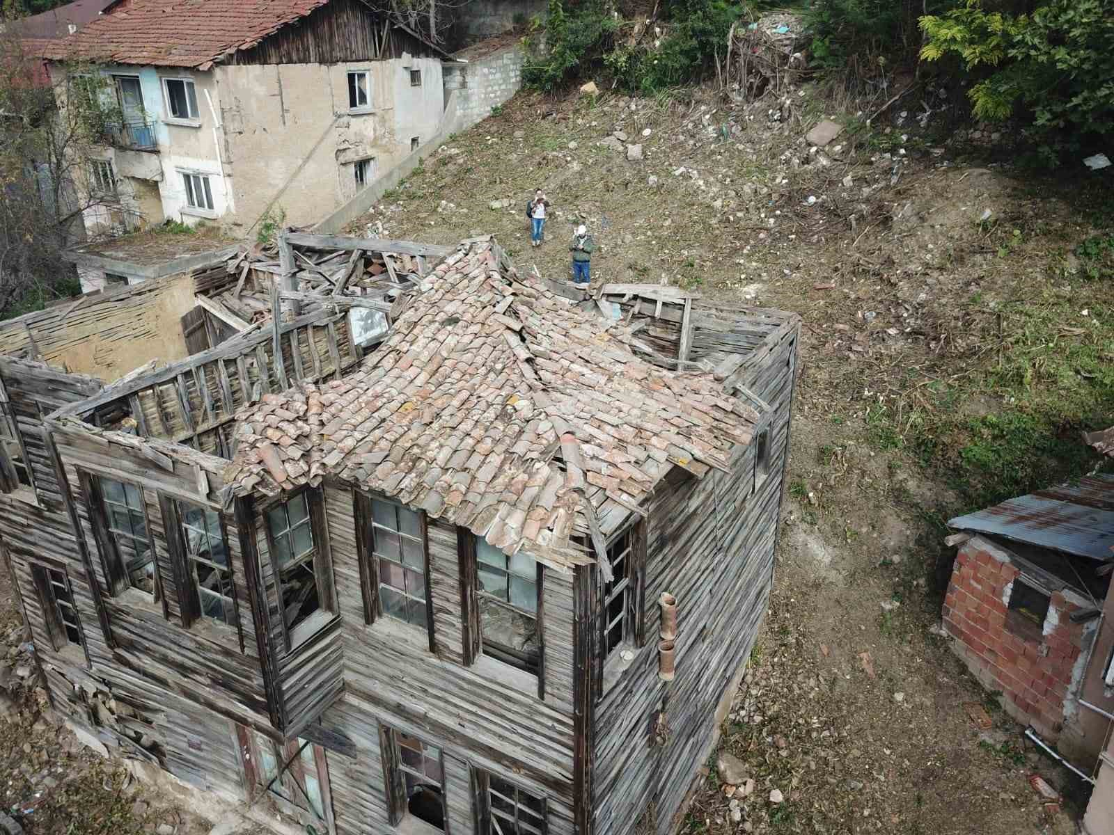 Yeşilçam efsanesinin evi "yılan hikayesine" döndü

