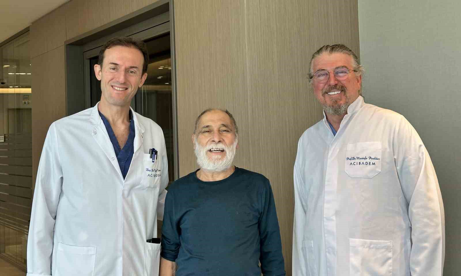 Aort damarı yırtılan Libyalı hasta, İzmir’de kapalı yöntemle tedavi edildi