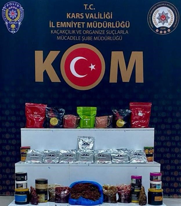 Kars’ta kaçakçılık operasyonu: Çok sayıda tütün ve elektronik malzeme ele geçirildi