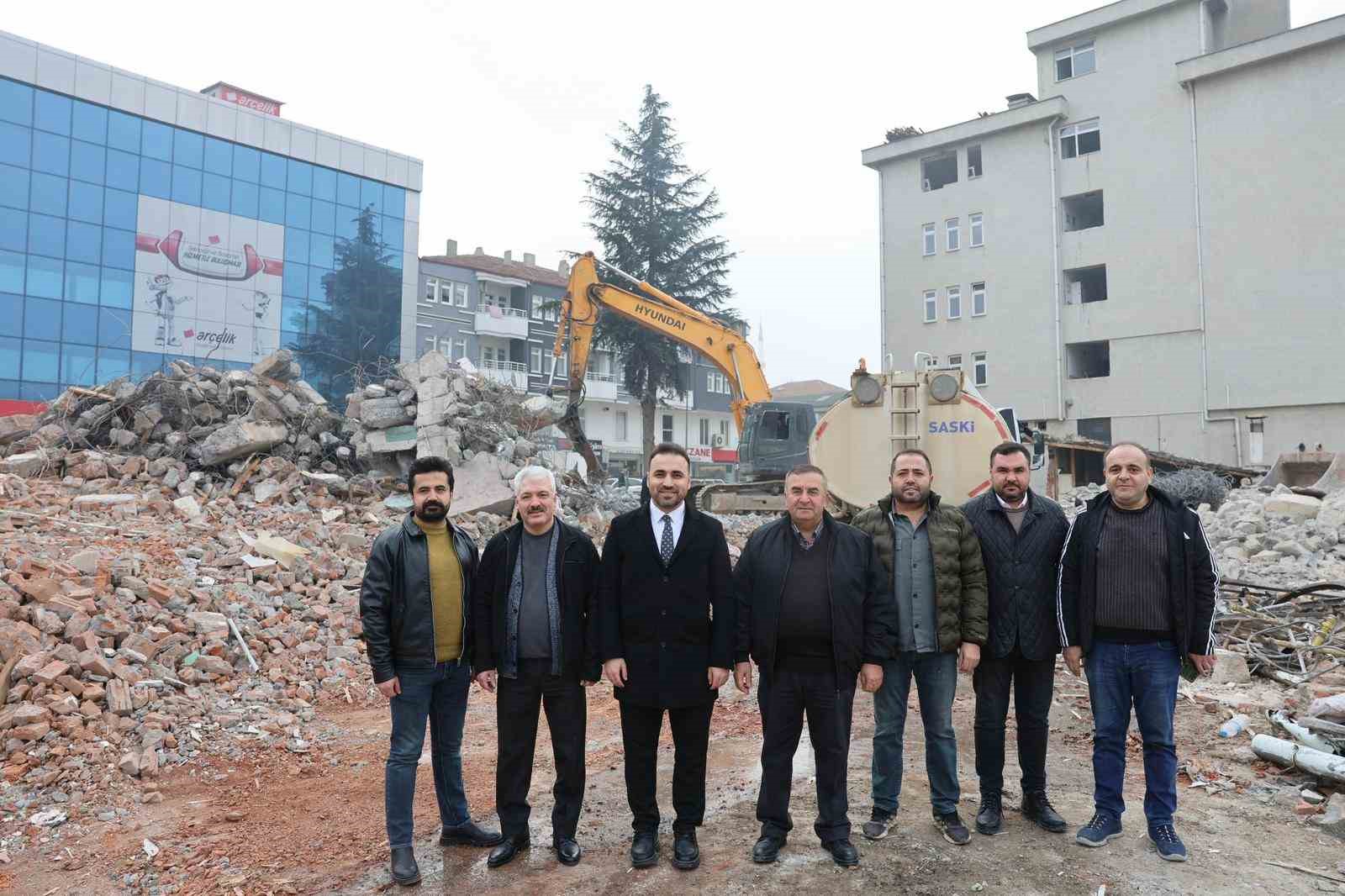 Vezirk&ouml;pr&uuml;&rsquo;de otopark ve meydan projesi i&ccedil;in &ccedil;alışmalar başladı
