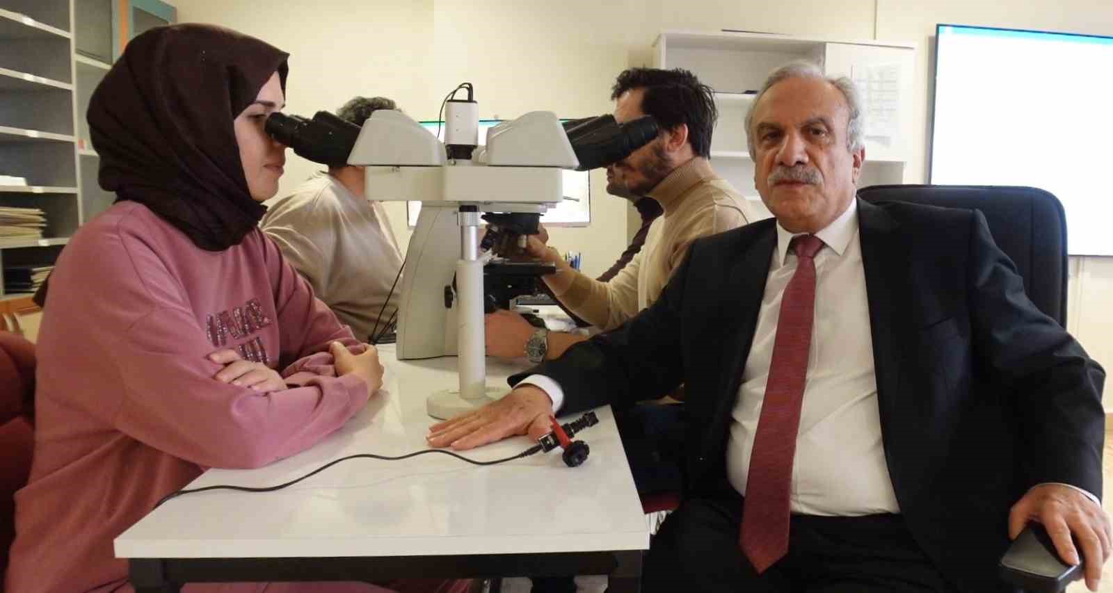 Prof. Dr. &Ouml;zercan, "Her doku &ouml;rneği kanser anlamına gelmiyor"
