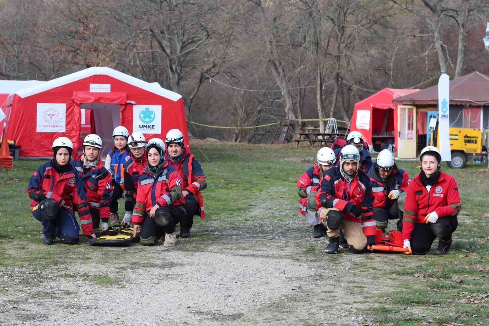 Kırklareli’nde 11 sağlık personeline UMKE belgesi