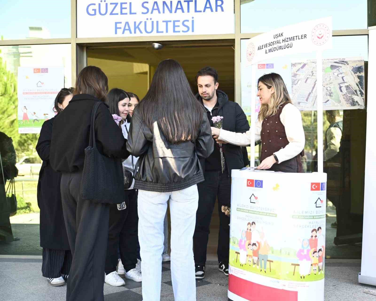 Koruyucu aileler deneyimlerini gen&ccedil;lerle paylaştı
