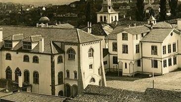 160 yıllık Kızlar Mektebi k&uuml;t&uuml;phane oldu, a&ccedil;ılışını Bakan Ersoy yaptı
