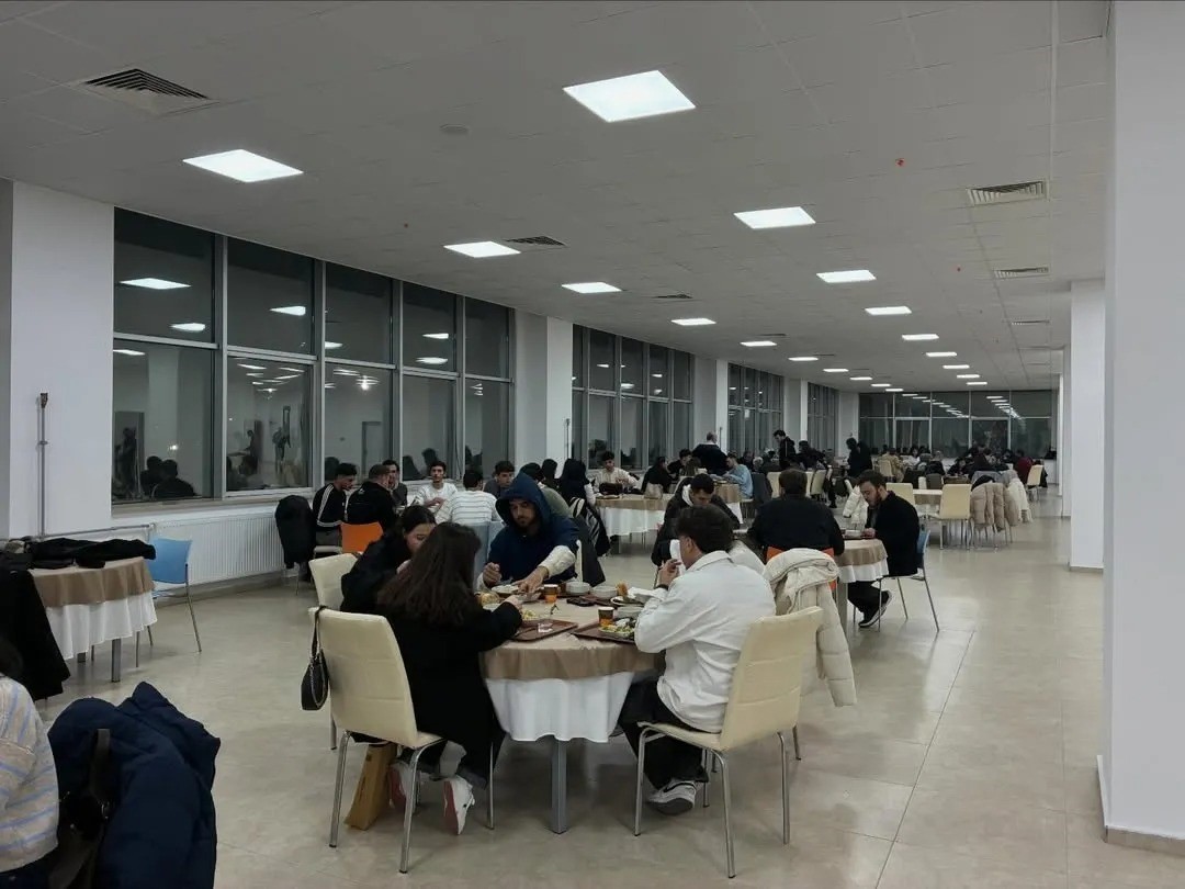 Uluslararası öğrenciler gönüllü rehberleriyle buluştu