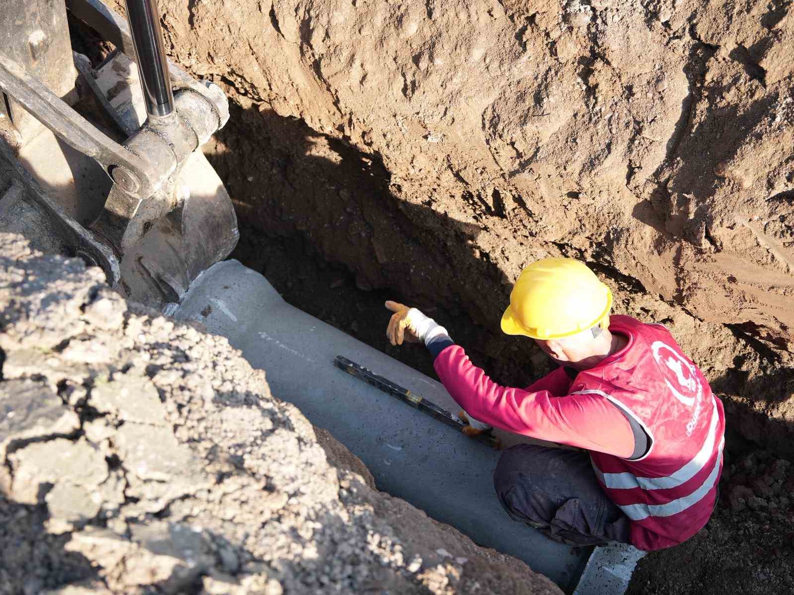 Su ve kanalizasyon ekibi 14 bin 554 kanal a&ccedil;tı
