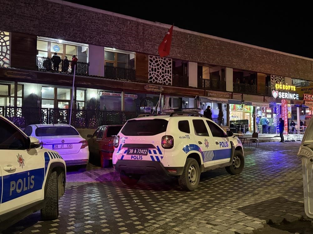 Oyun salonunda cinayet
