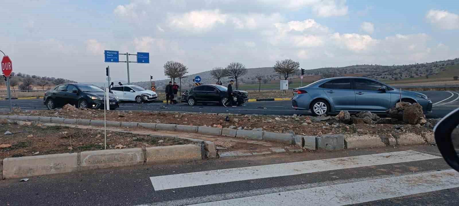 Mardin'de İhlas Haber Ajansı tarafından bildirilen zincirleme trafik kazası