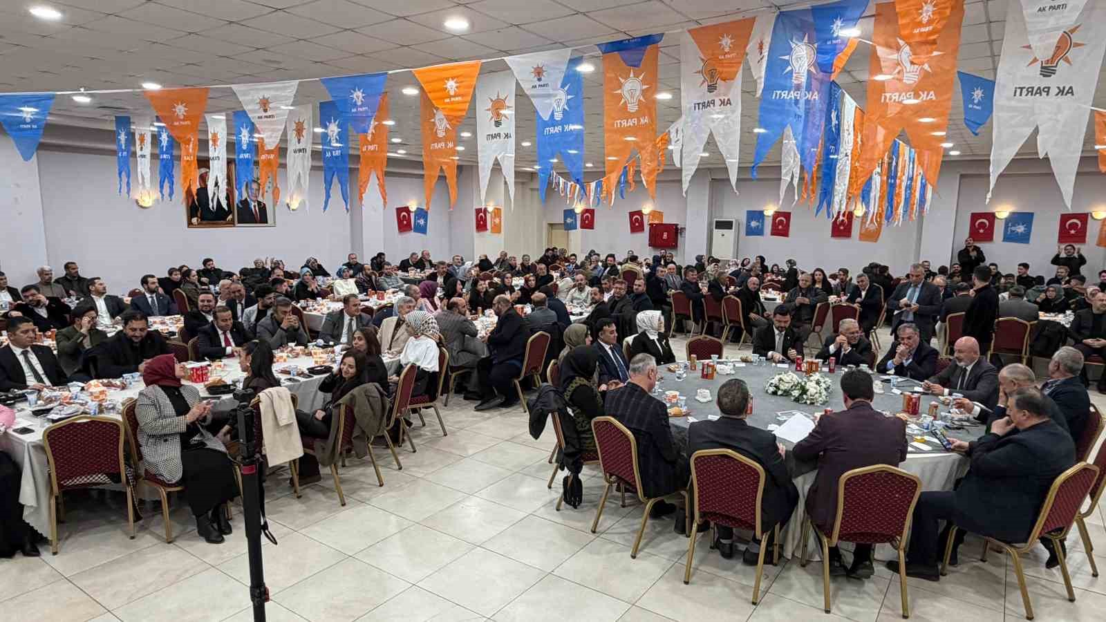 Başkan &Ouml;zdoğan : "Hacılar, birlik ve dayanışmanın il&ccedil;esidir"
