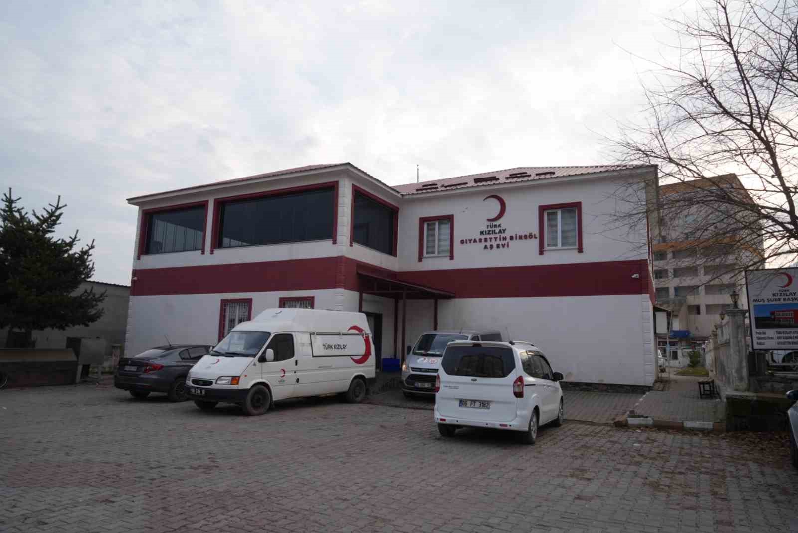 Kızılay&rsquo;dan g&uuml;nl&uuml;k bin kişiye sıcak yemek desteği
